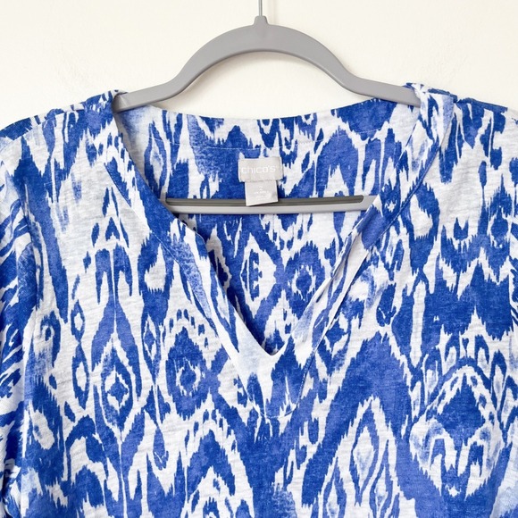Chico's Ikat Linen Split Neck Tunic Top Womens Large Blue White Coastal Mature - Picture 3 of 9